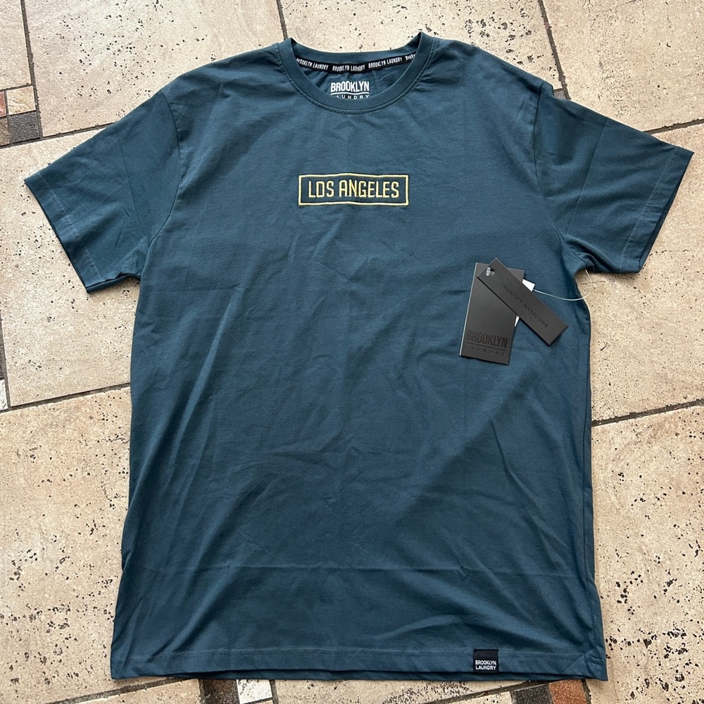 NWT Brooklyn Laundry men’s tshirt size L